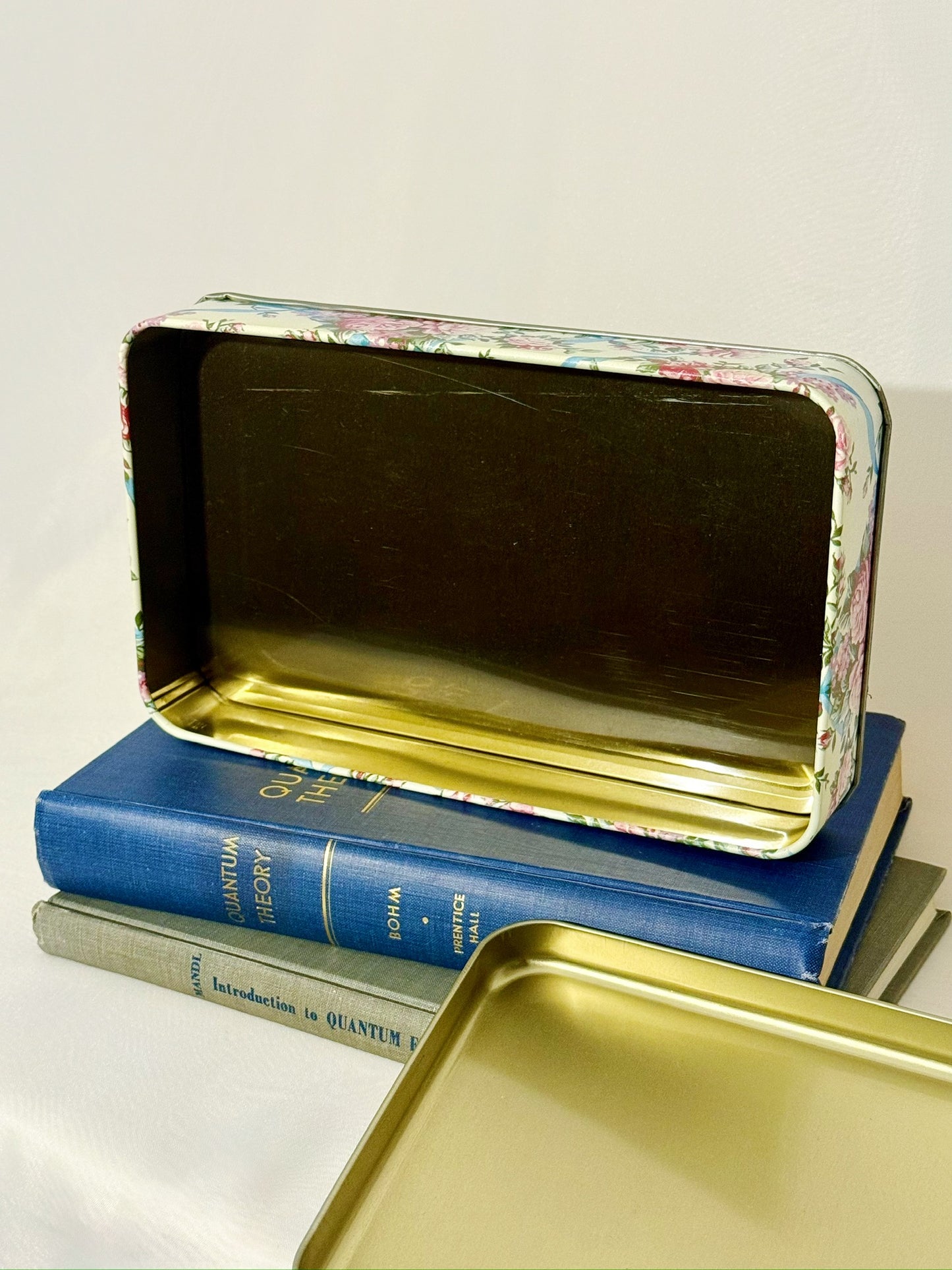 Ribbon & Rose Flat Tin