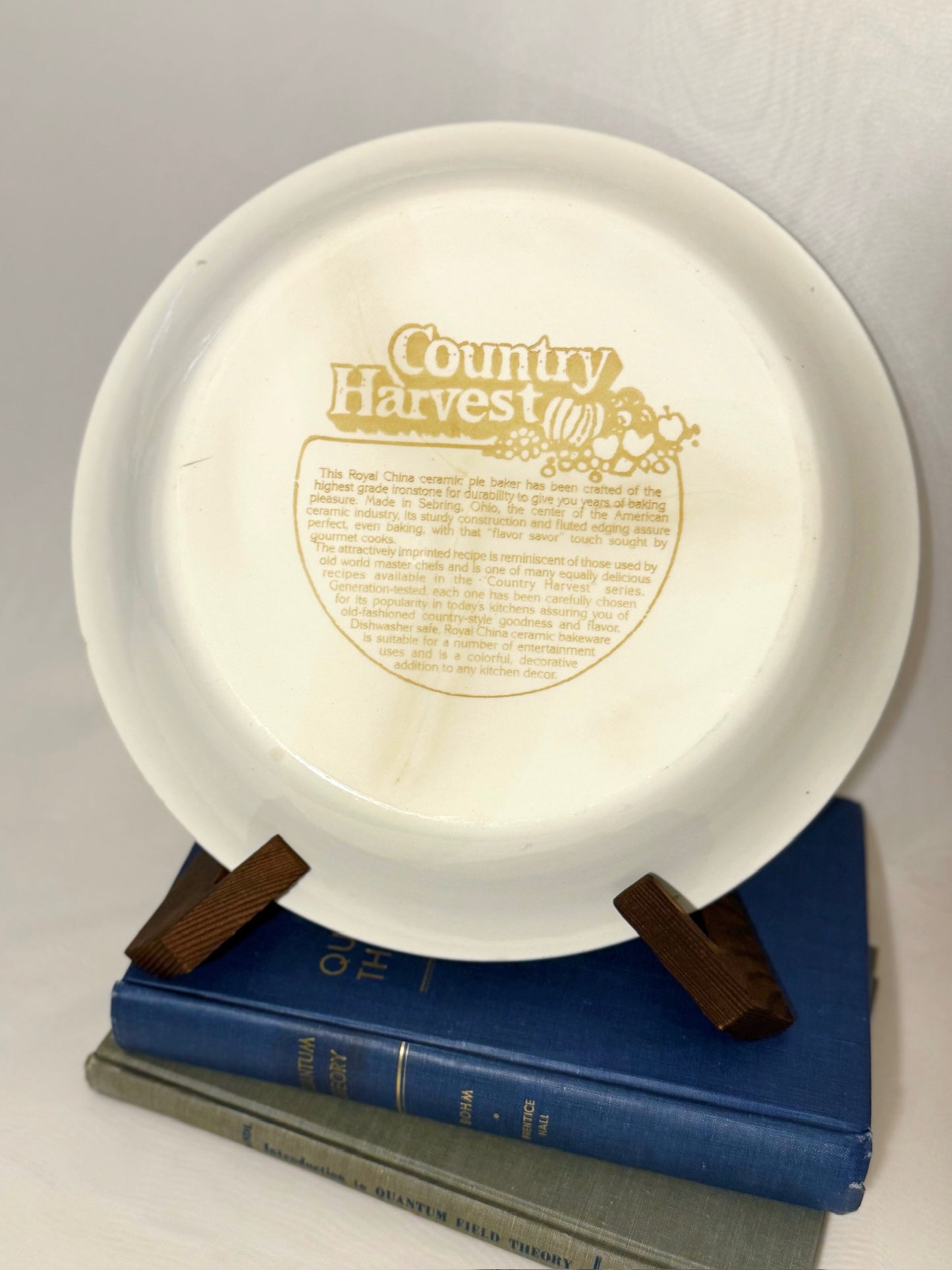 Stoneware Strawberry Pie Pan