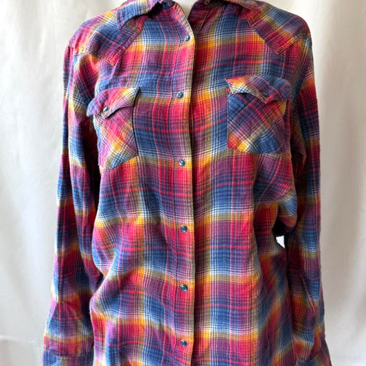 Wrangler plaid button up shirt