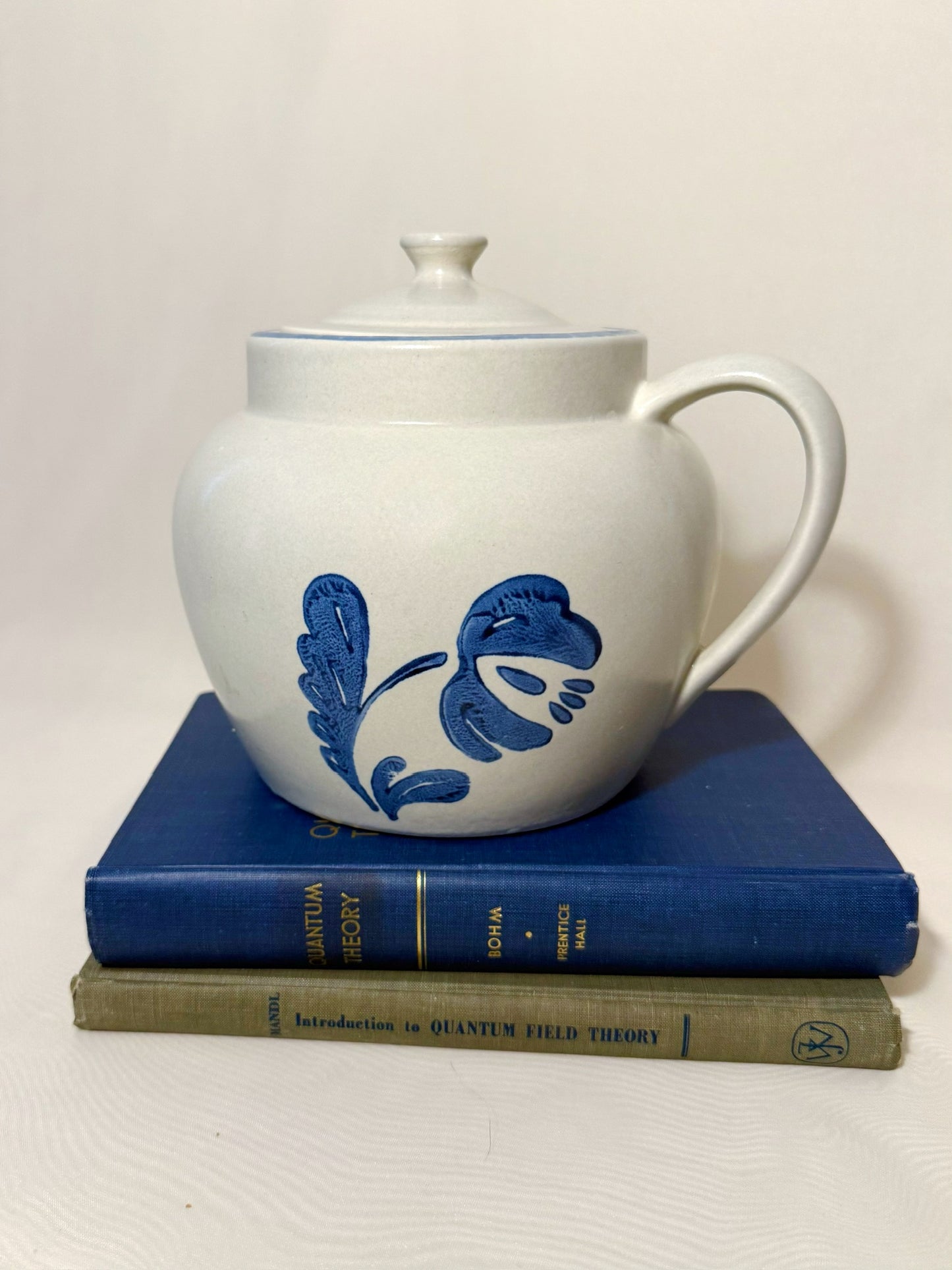 Pfaltzgraff Yorktowne Bean Pot Crock