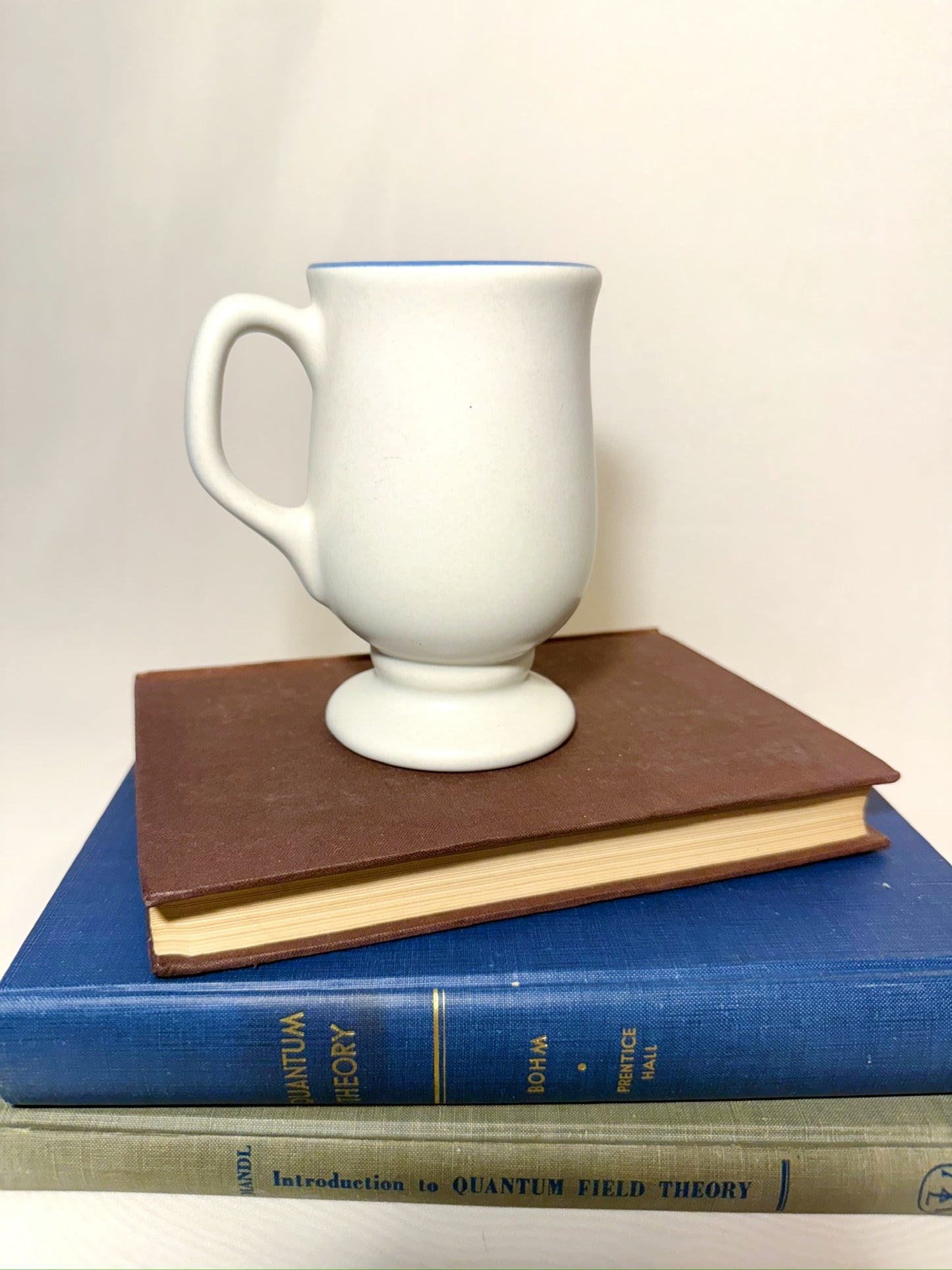 Pfaltzgraff Yorktowne Footed Mug