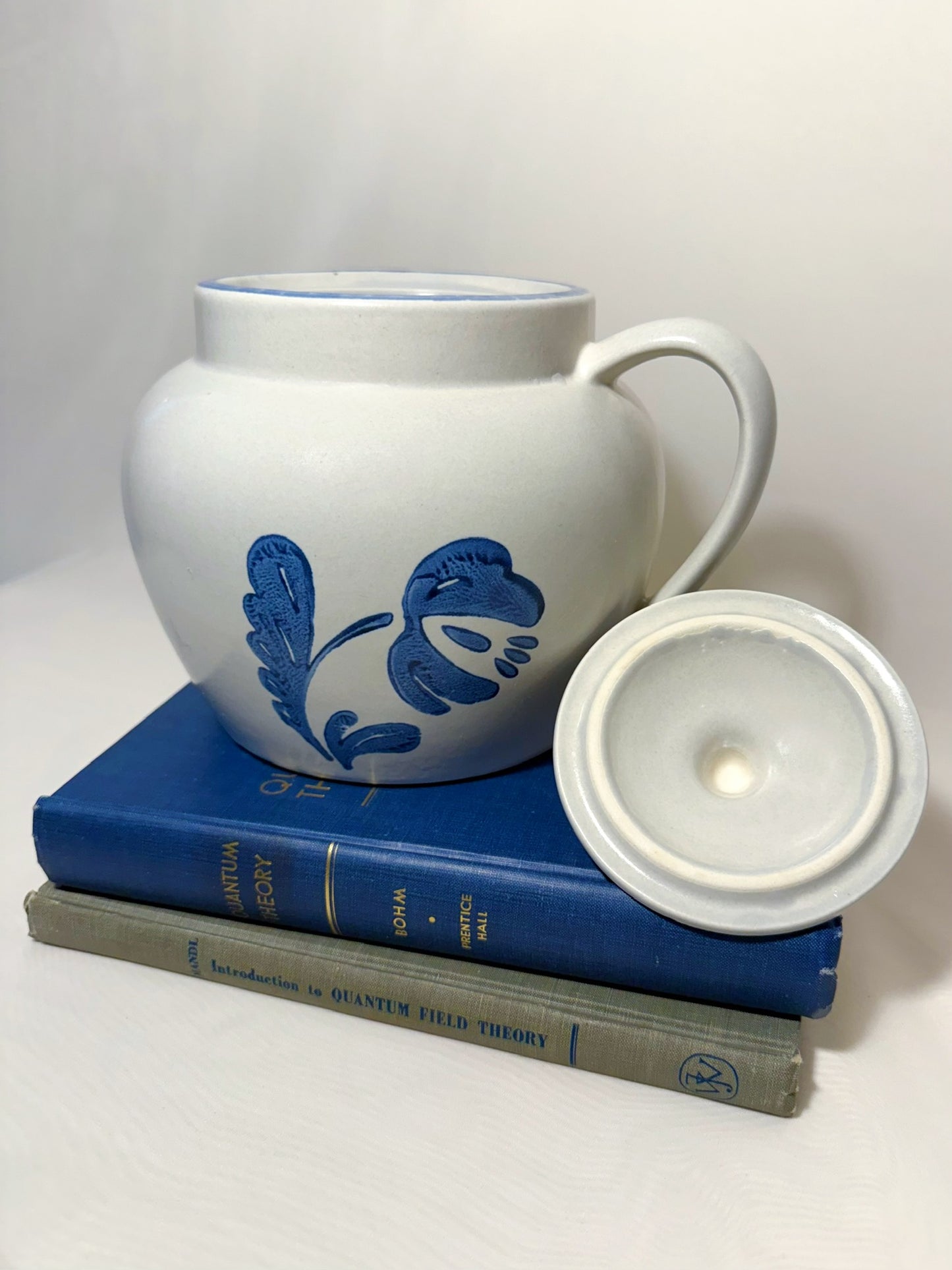 Pfaltzgraff Yorktowne Bean Pot Crock