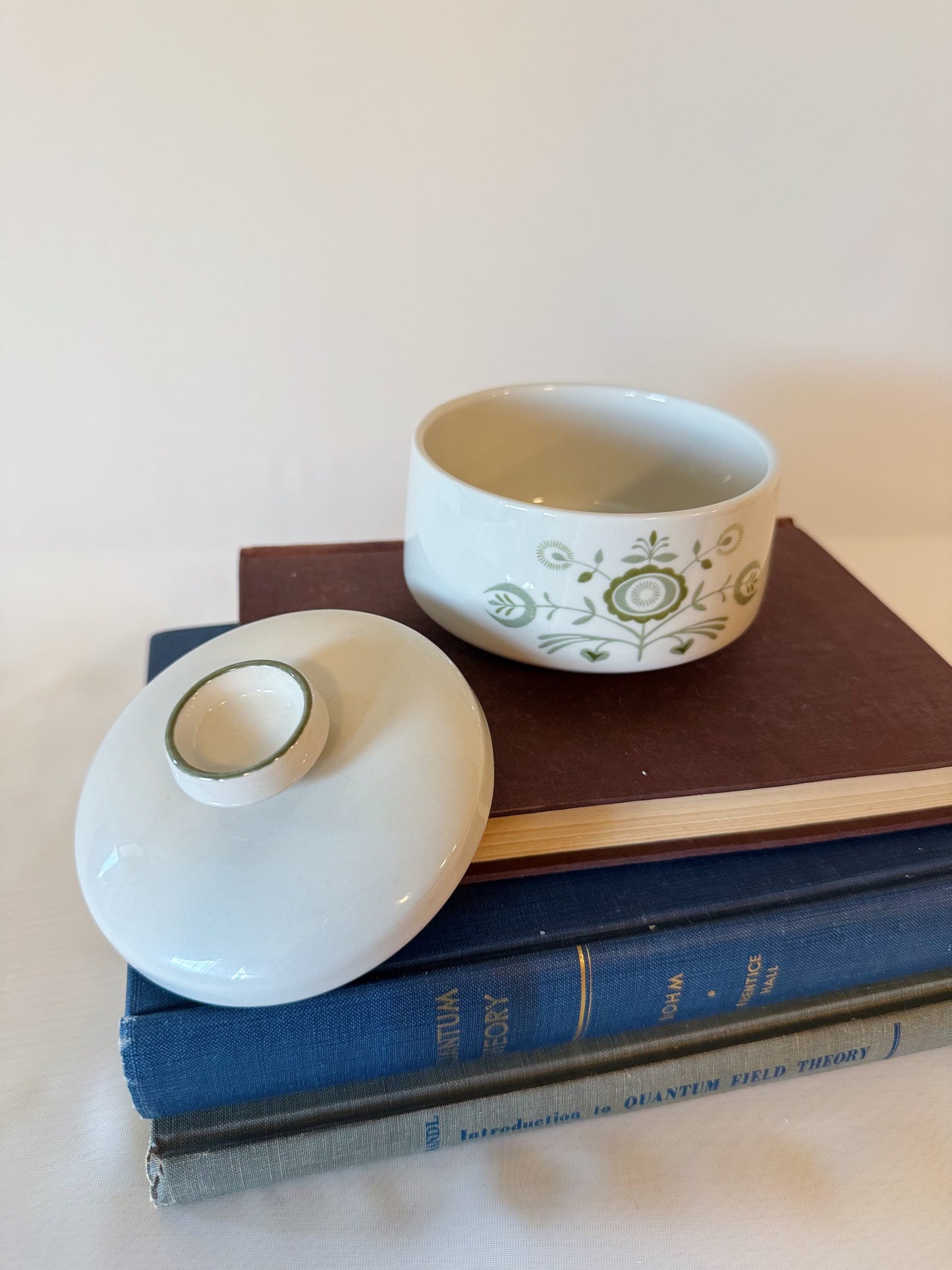 Franciscan Heritage Green Discovery Covered Sugar Bowl