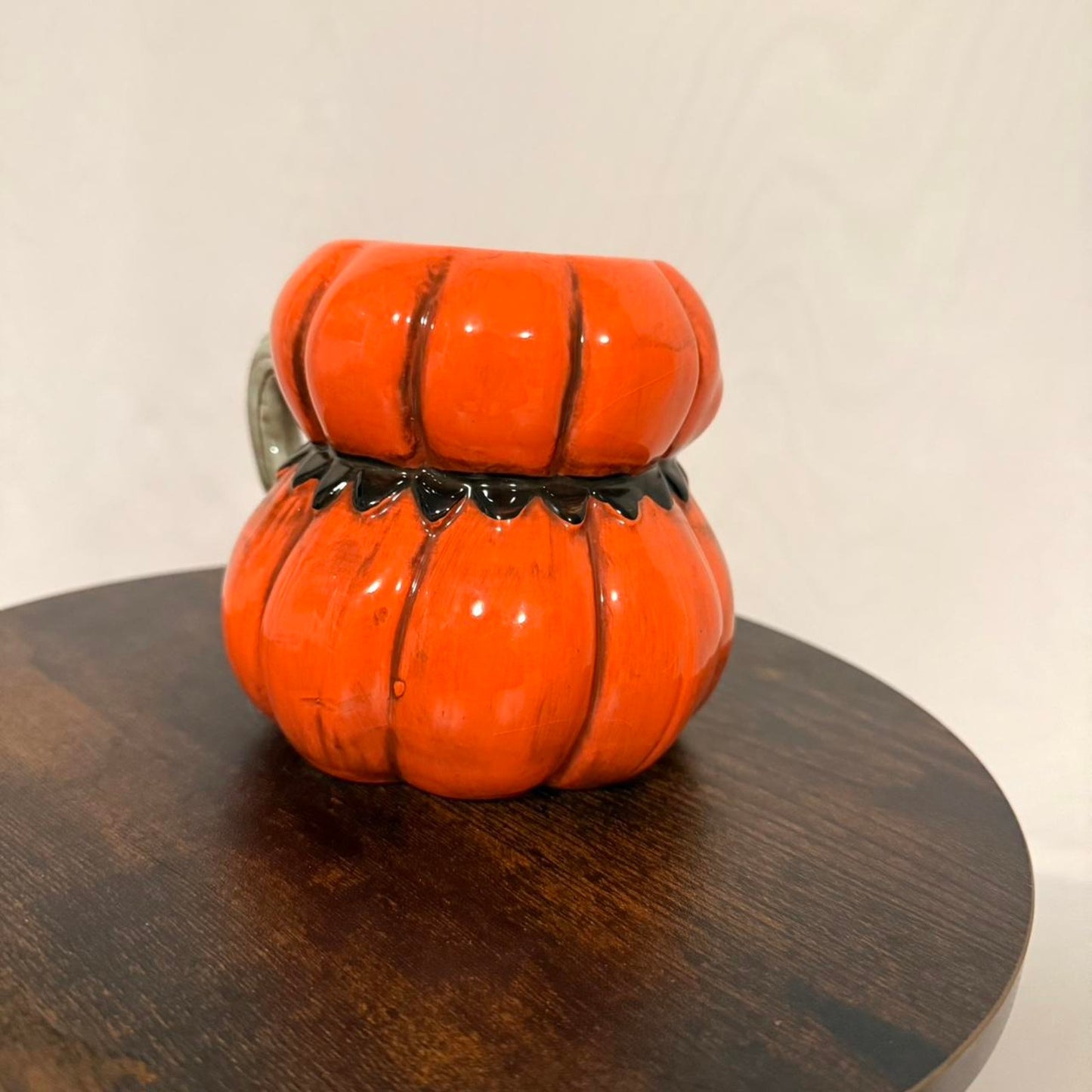 Vintage style halloween pumpkin mug