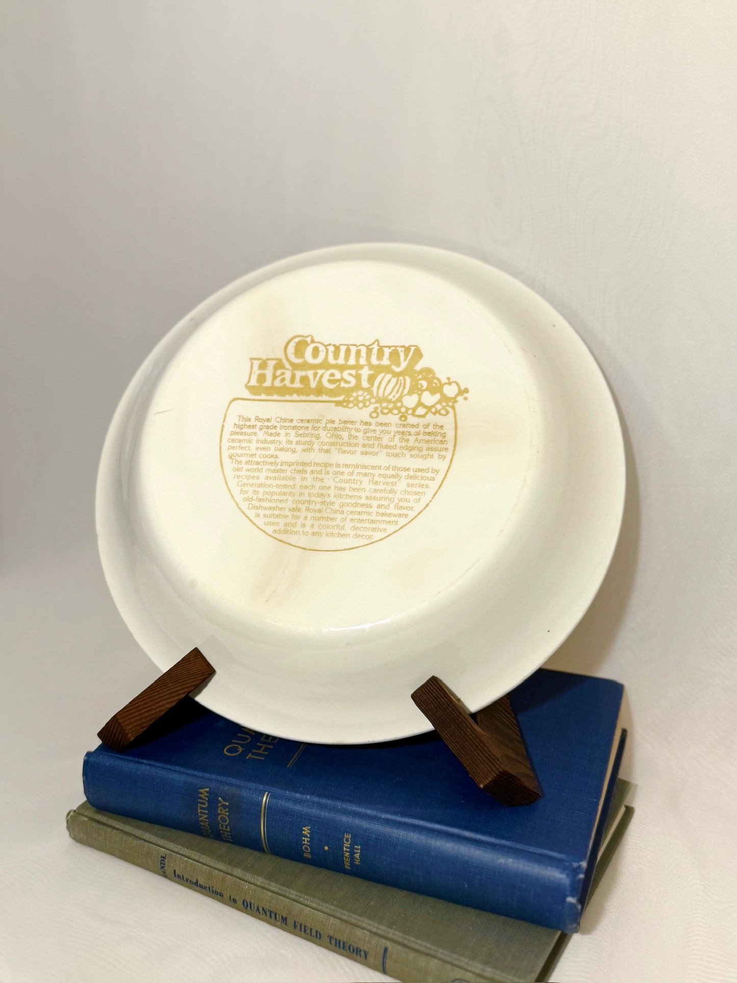 Stoneware Strawberry Pie Pan
