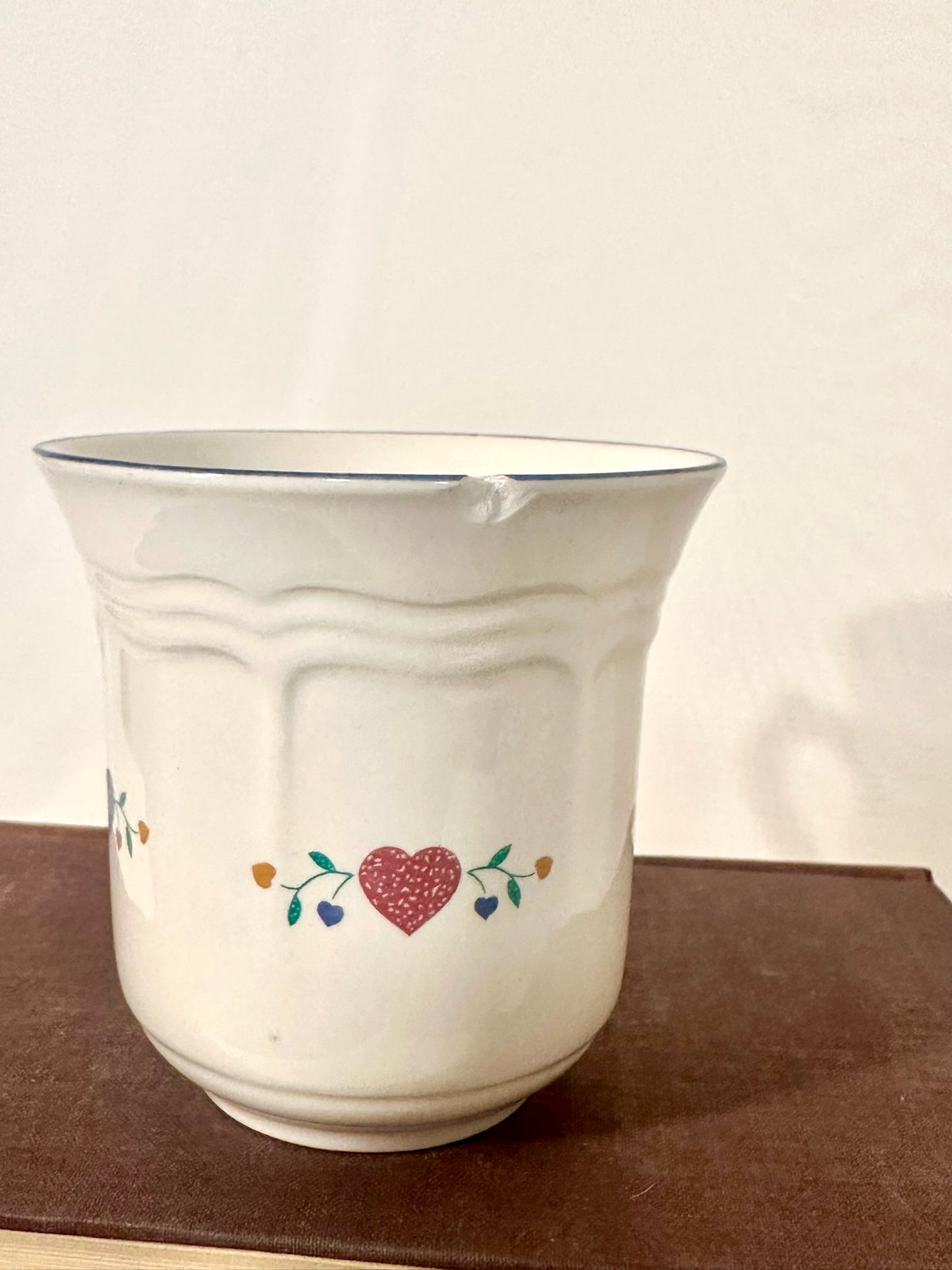 Set of 6 1989 Legacy Hearts Stoneware Cup Collection