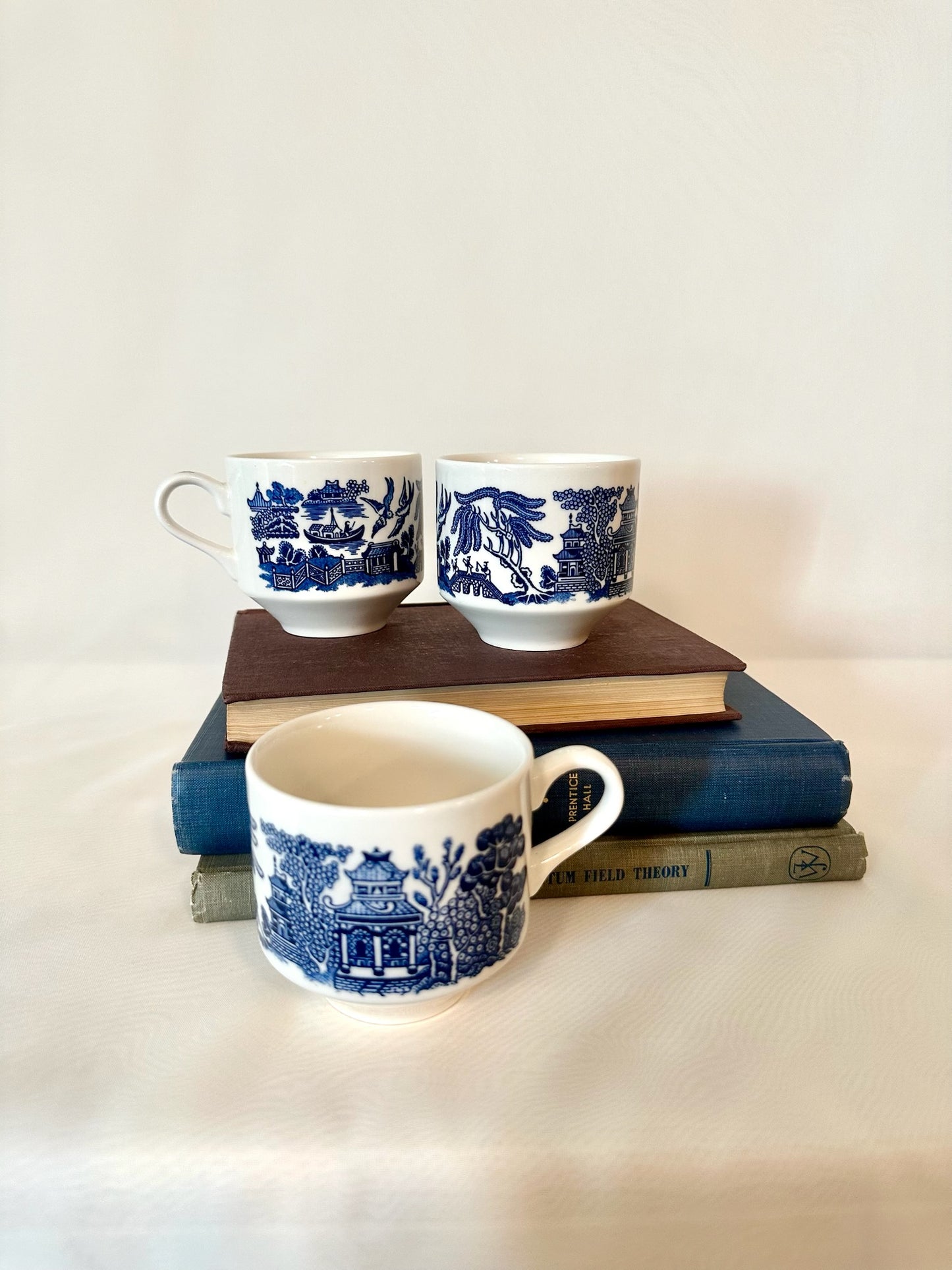 Set of Three Churchill England Blue Willow Teacups