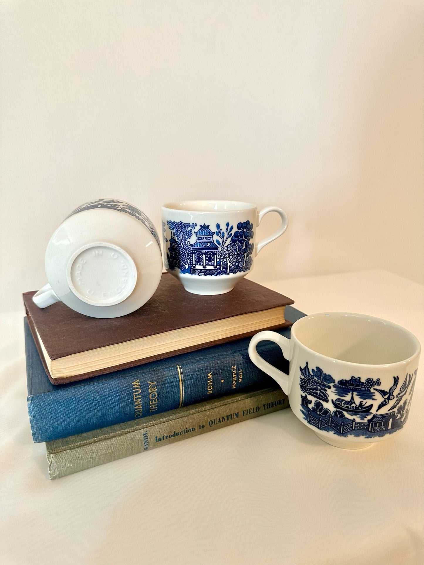 Set of Three Churchill England Blue Willow Teacups