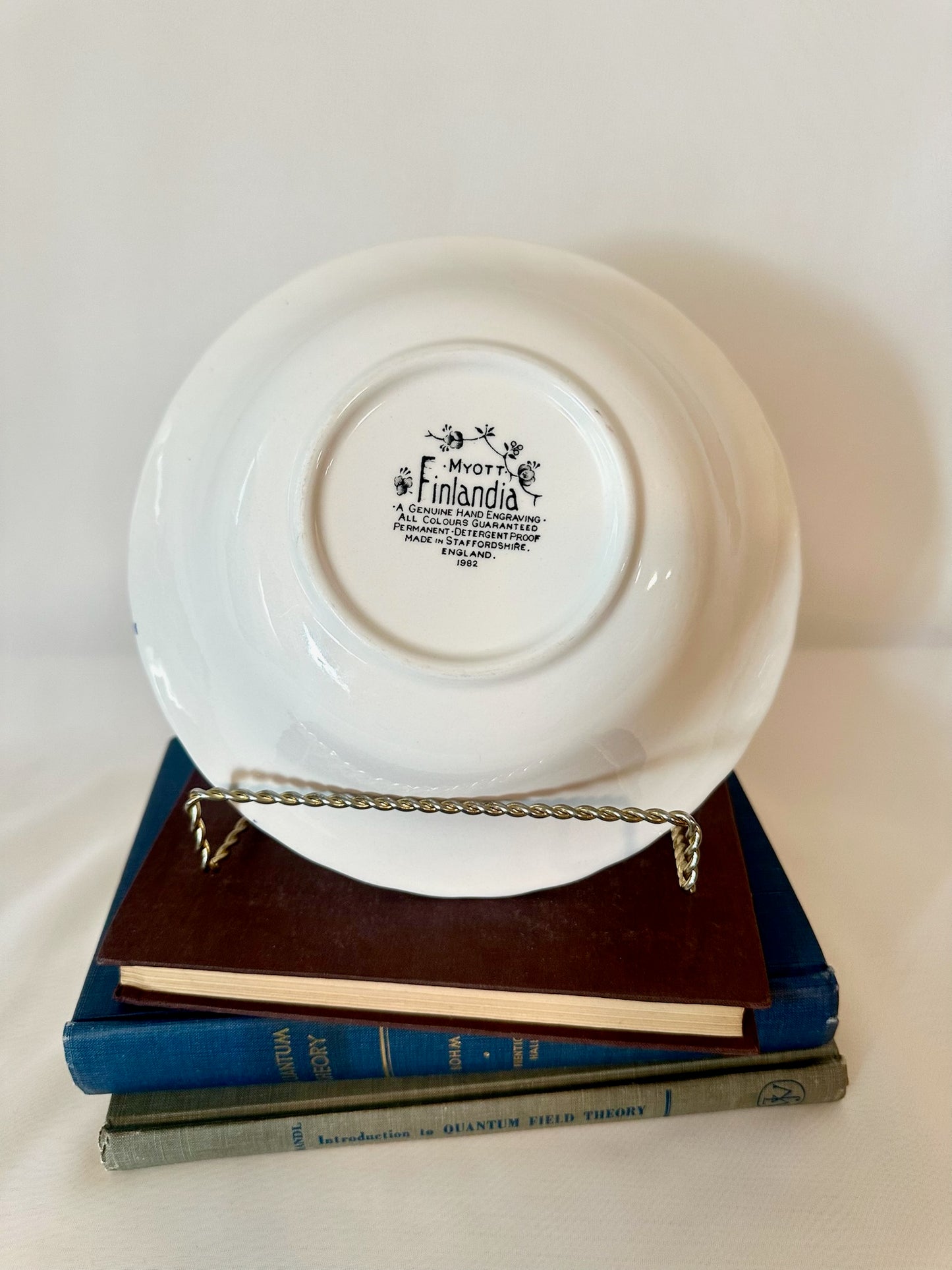 Myott Finlandia Genuine Hand Engraved Bowl