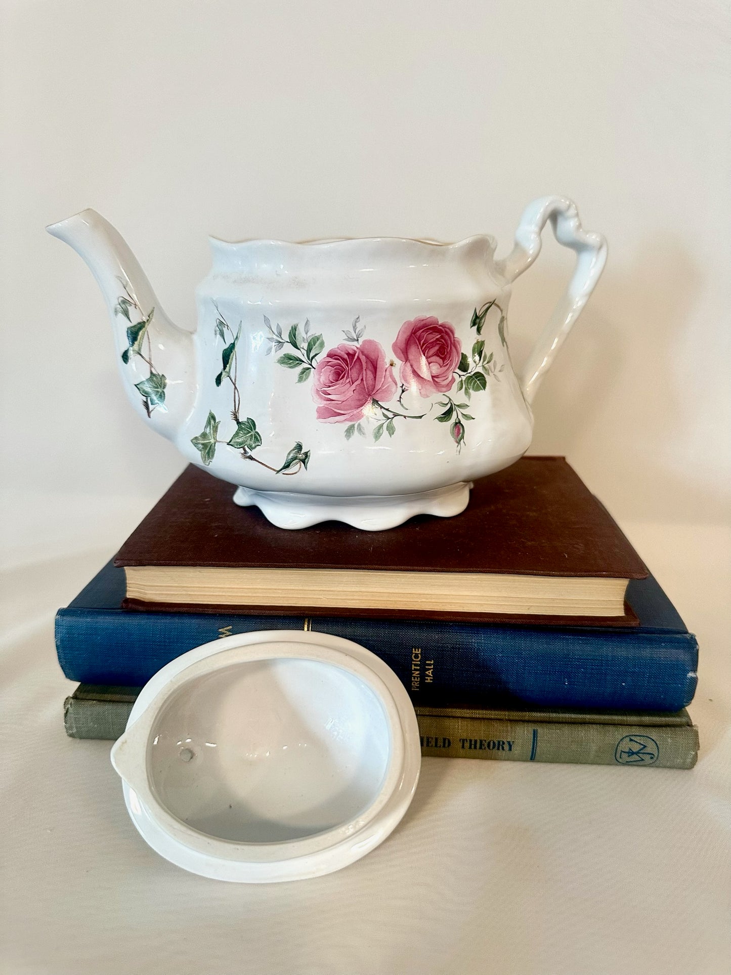 Arther Wood & Son Pink Roses On The Vine Teapot