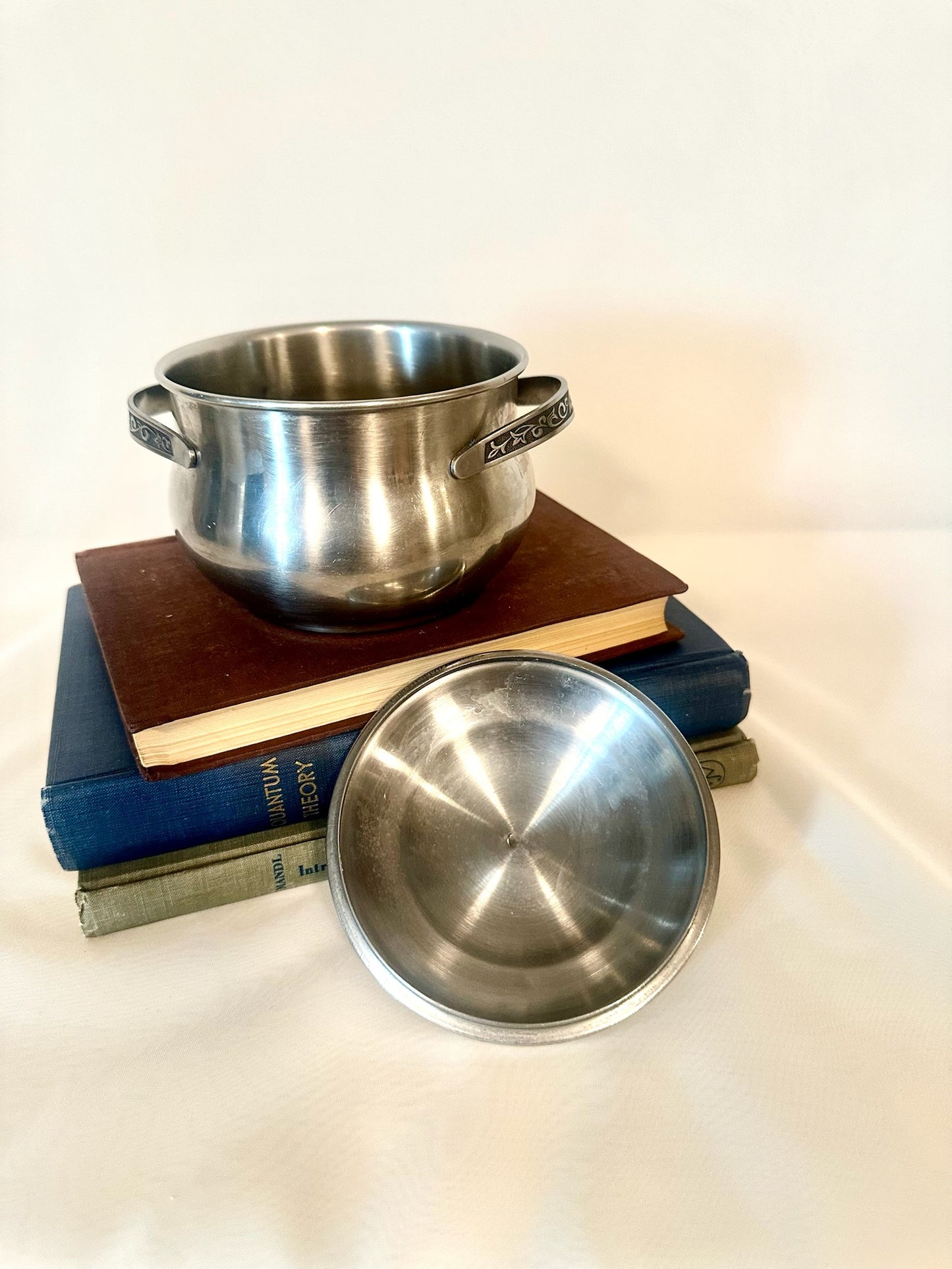 Stainless Steel Mini Server Pot with Lid