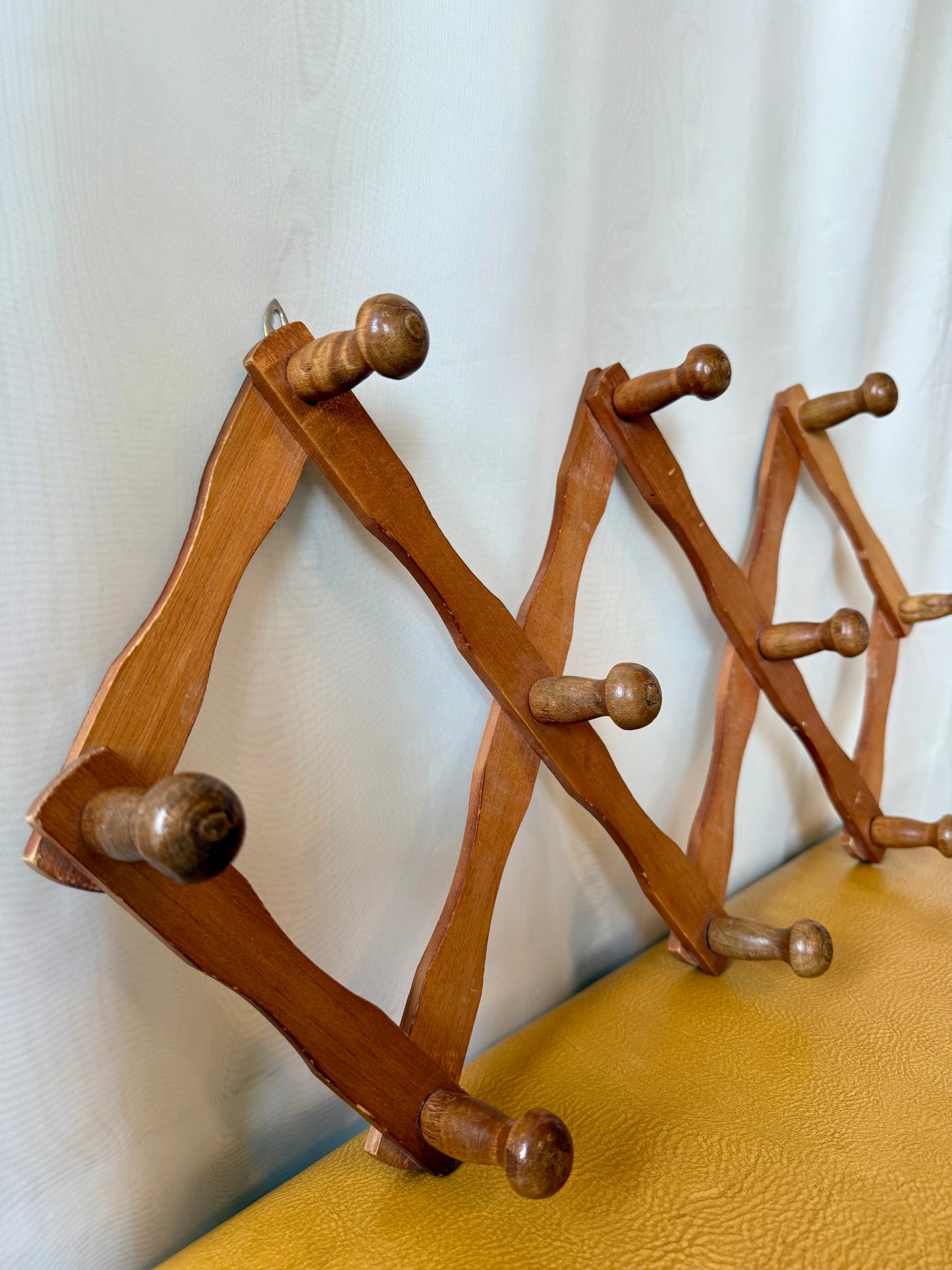 Wooden Accordion Wall Hanging Rack