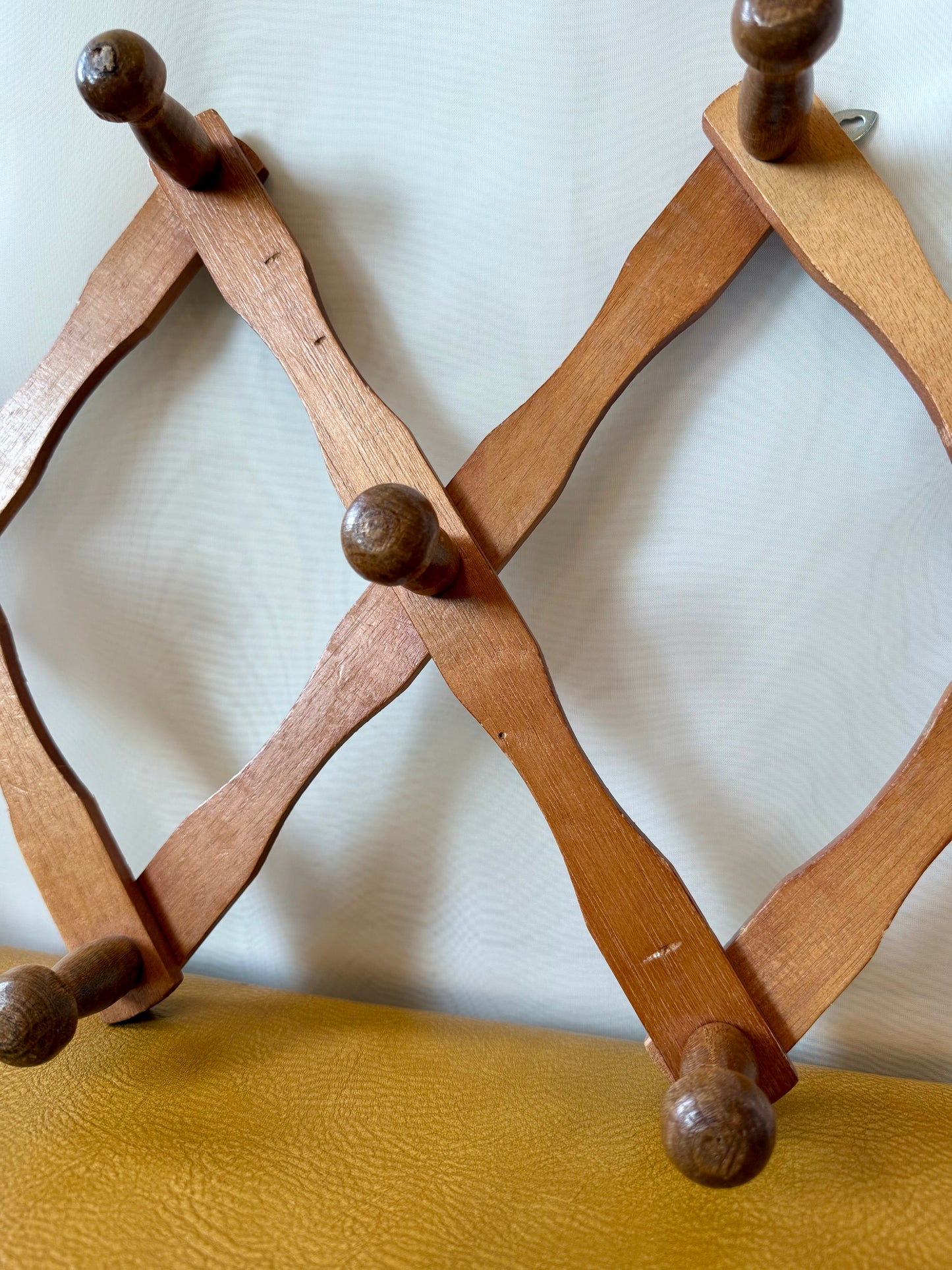 Wooden Accordion Wall Hanging Rack