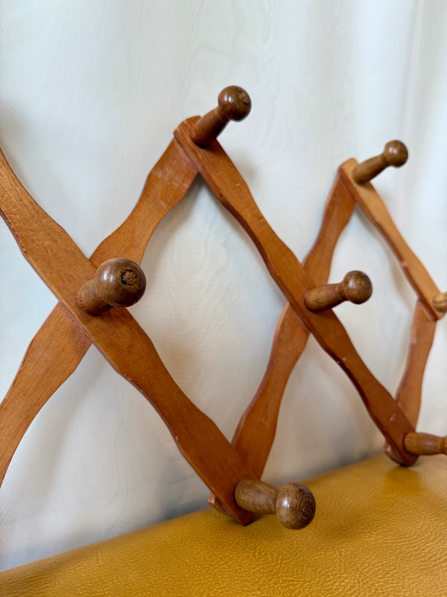 Wooden Accordion Wall Hanging Rack
