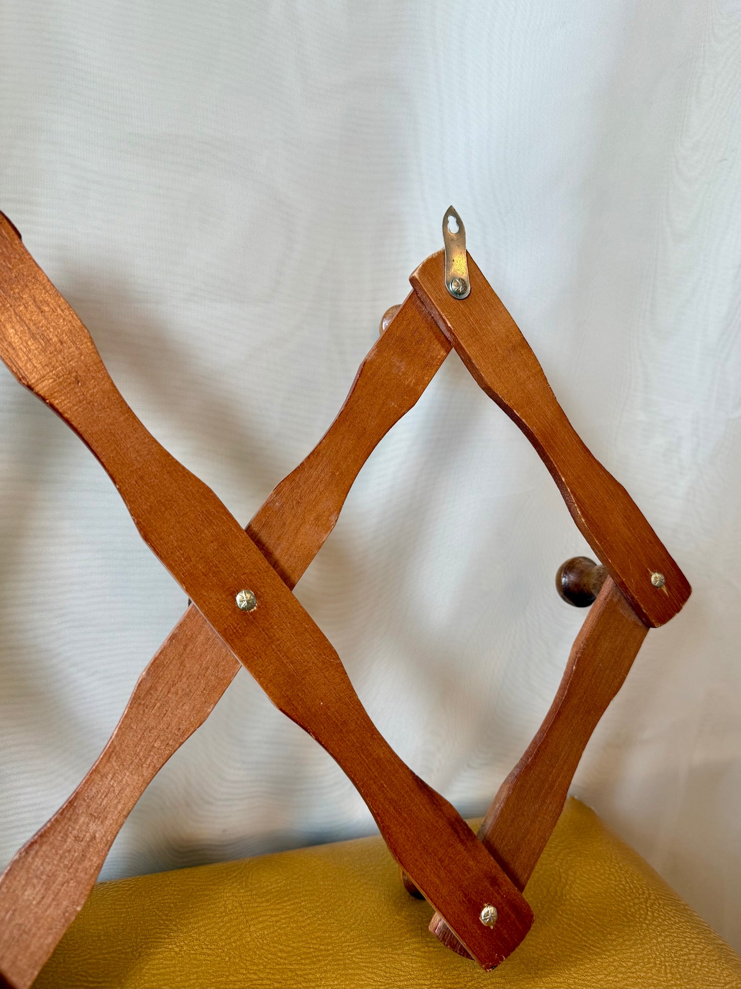 Wooden Accordion Wall Hanging Rack