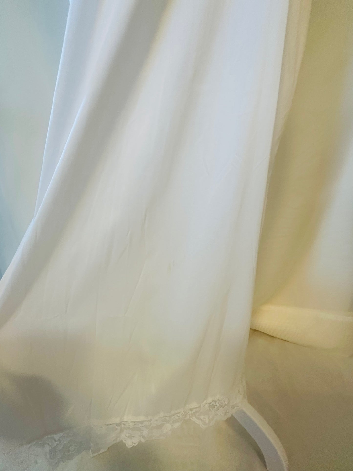 Vintage White Long Nightgown | Size Medium
