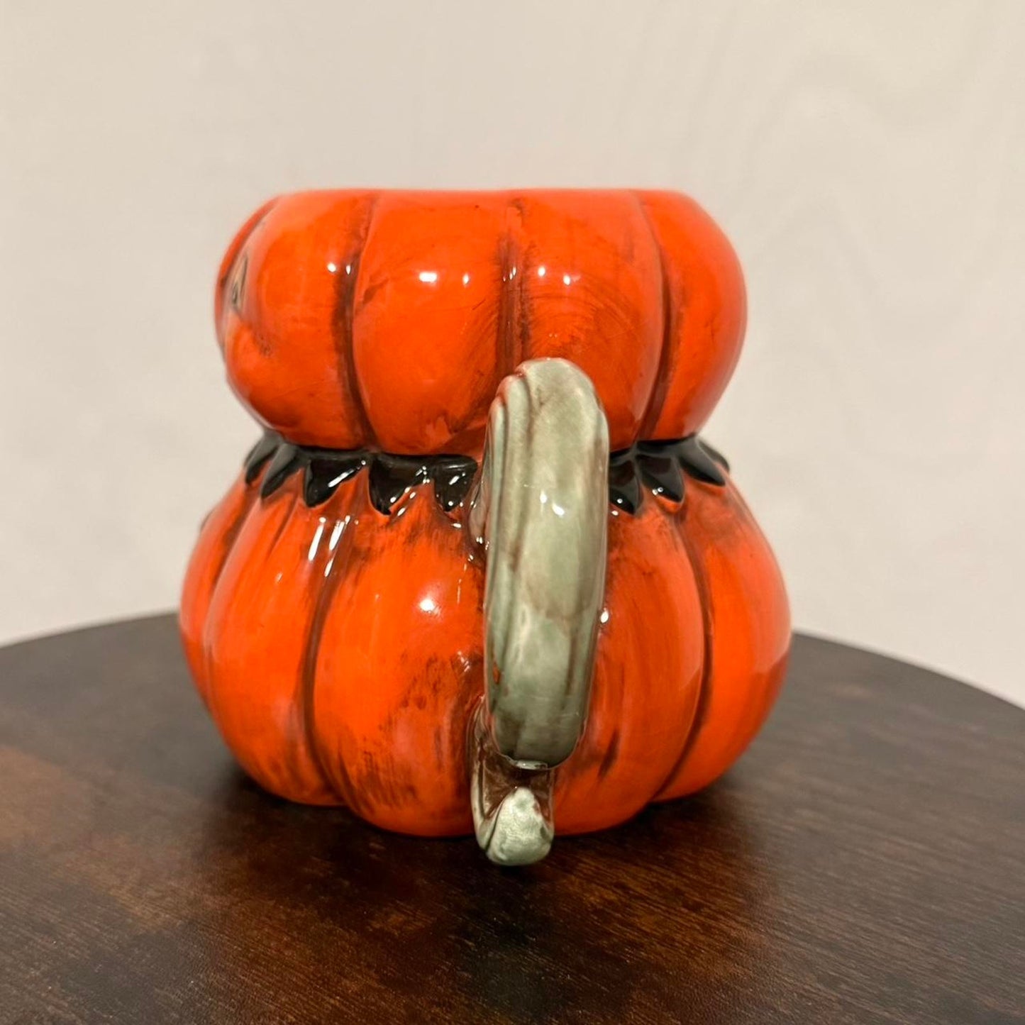 Vintage style halloween pumpkin mug
