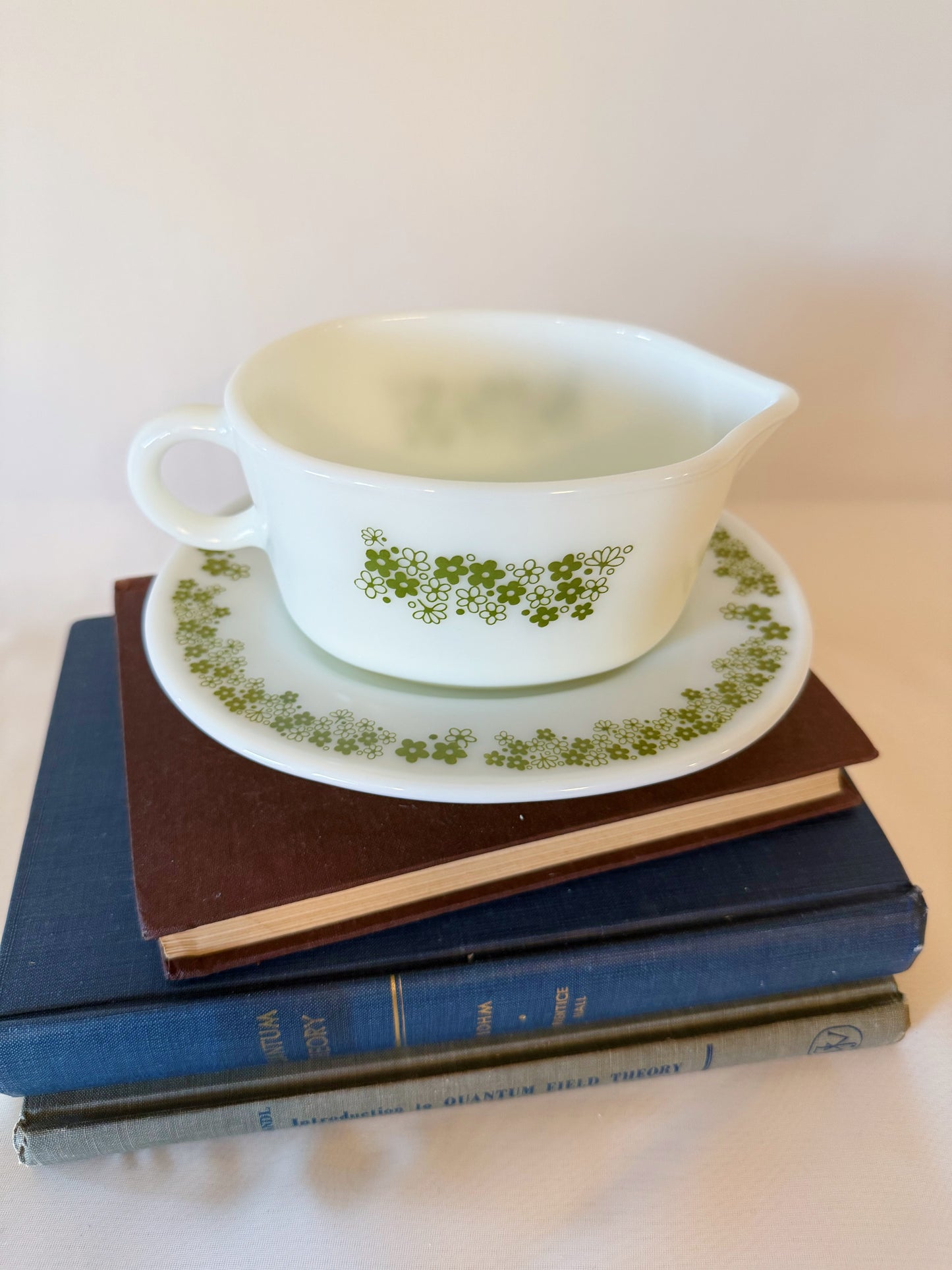 Pyrex Spring Blossom Green Gravy Boat with Underplate