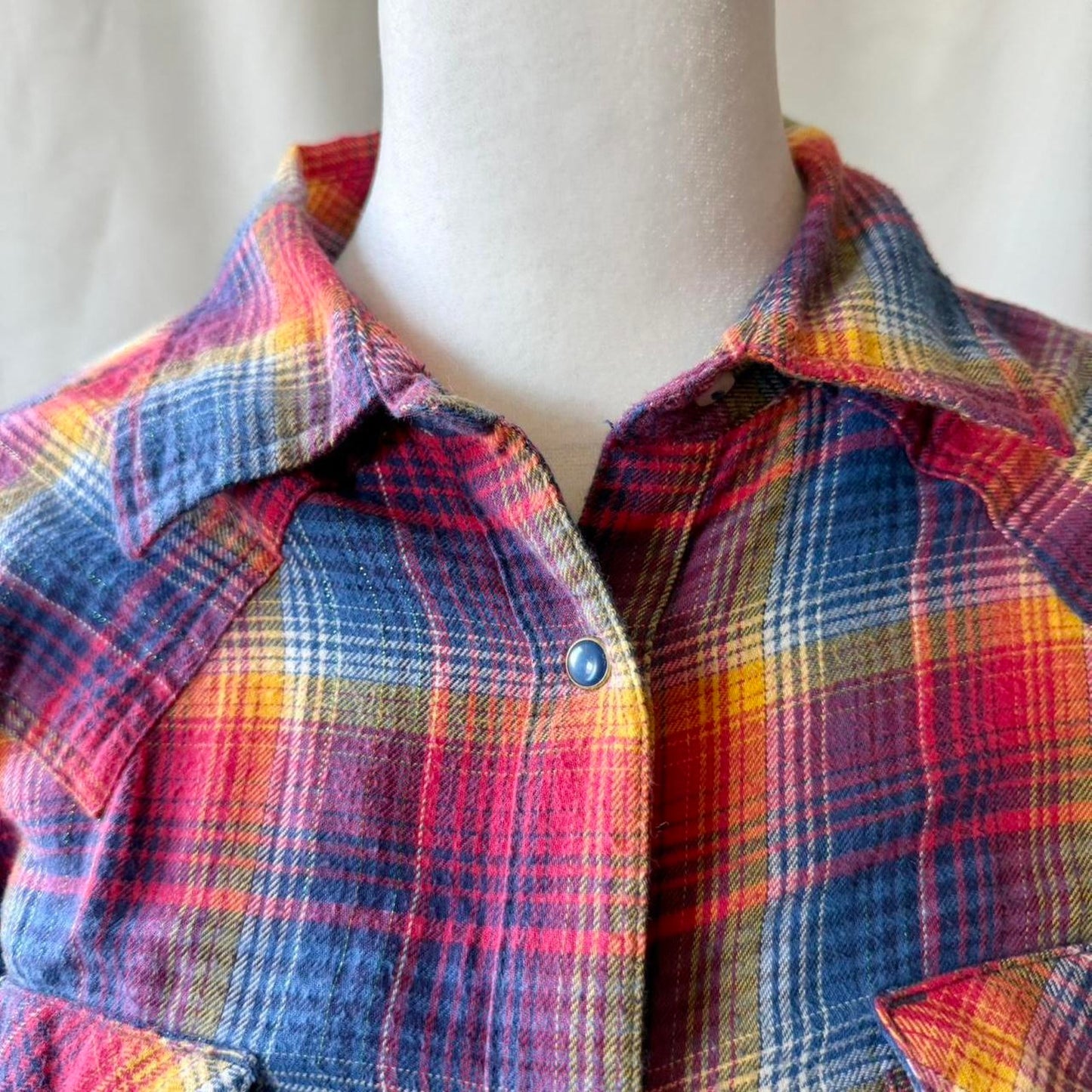 Wrangler plaid button up shirt