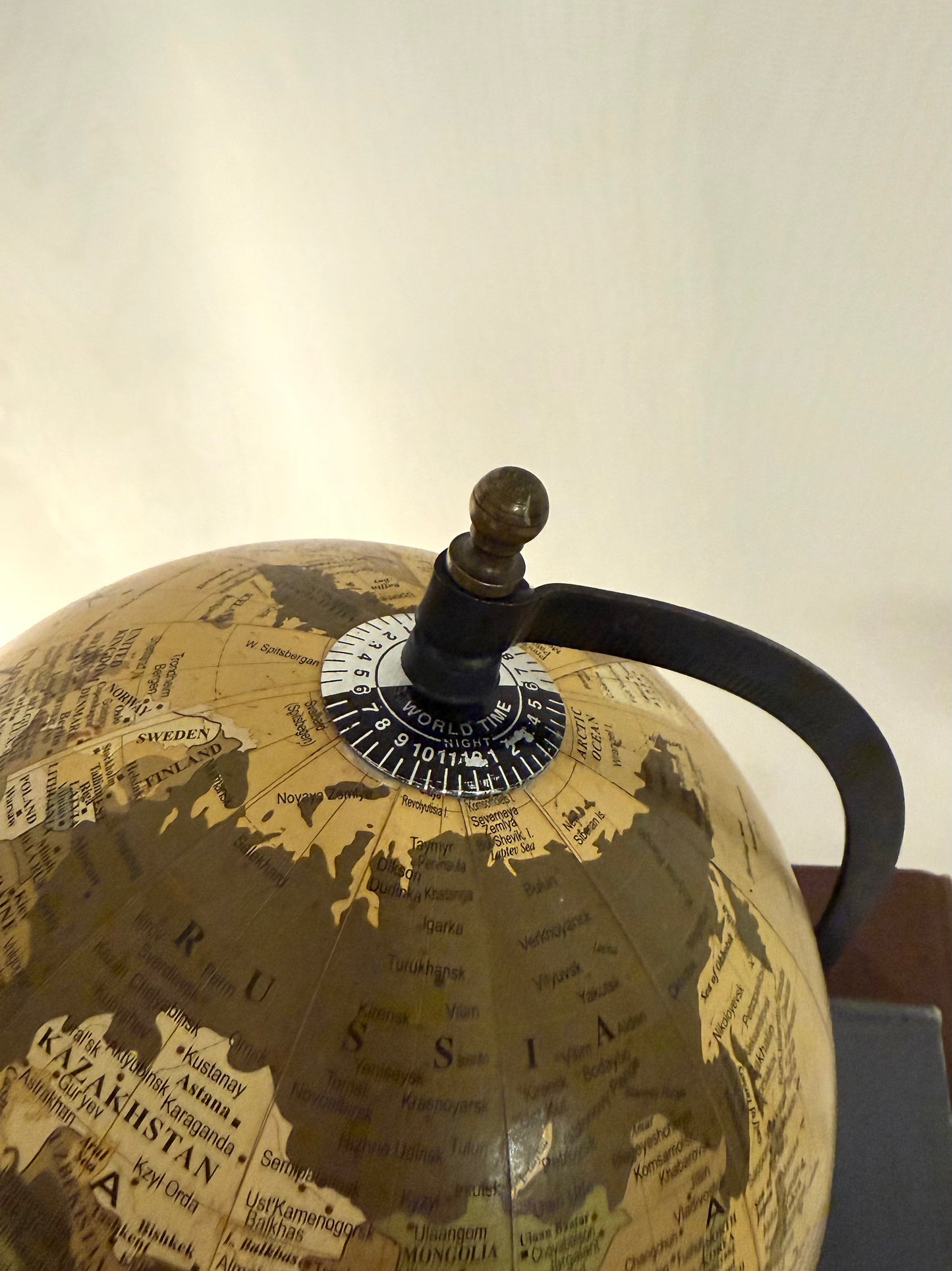 2008 Vintage-Style Desk Globe with Stand