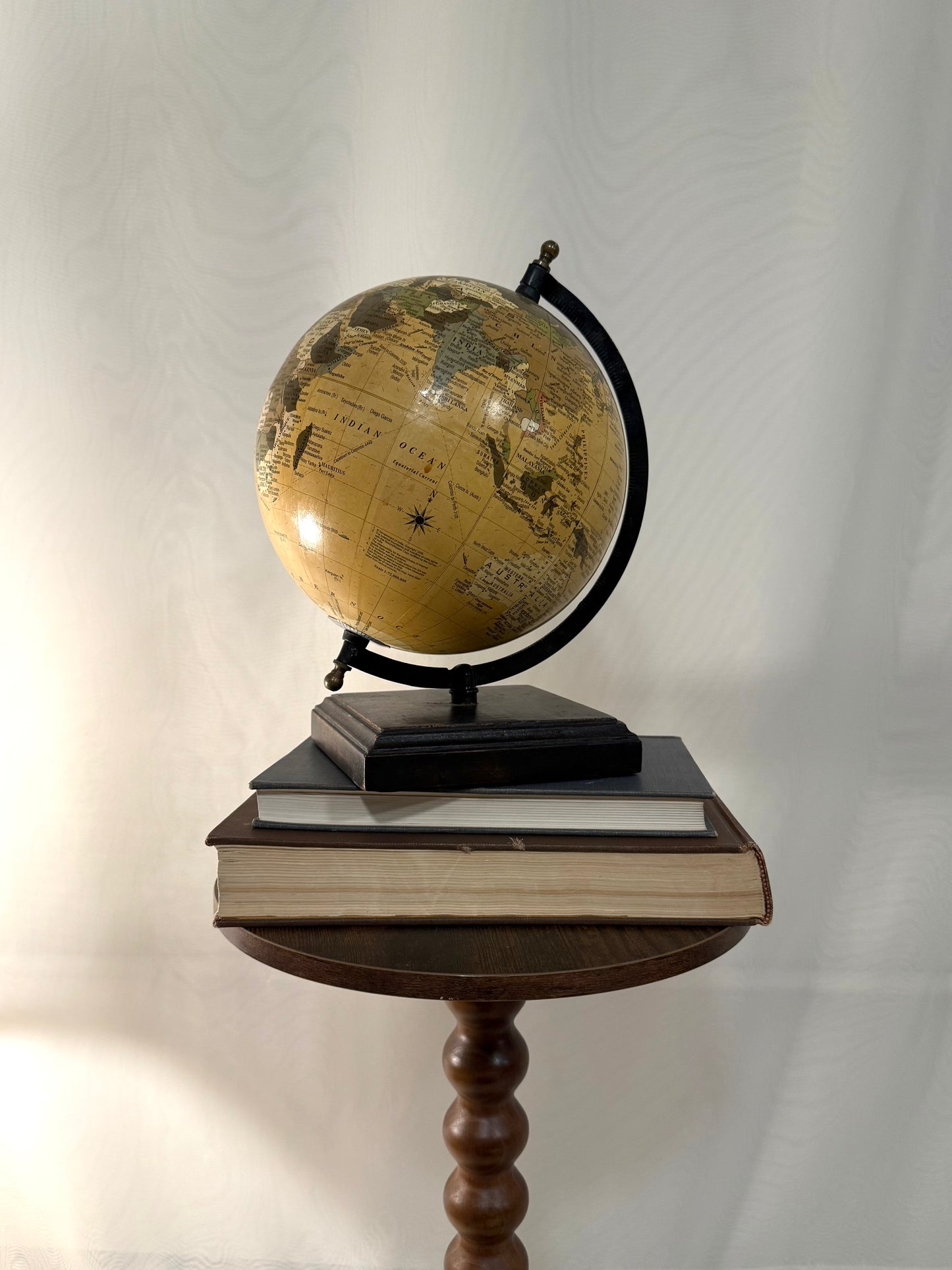 2008 Vintage-Style Desk Globe with Stand