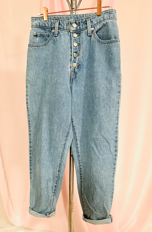 Levi’s High-Waisted Notch Mom Jeans