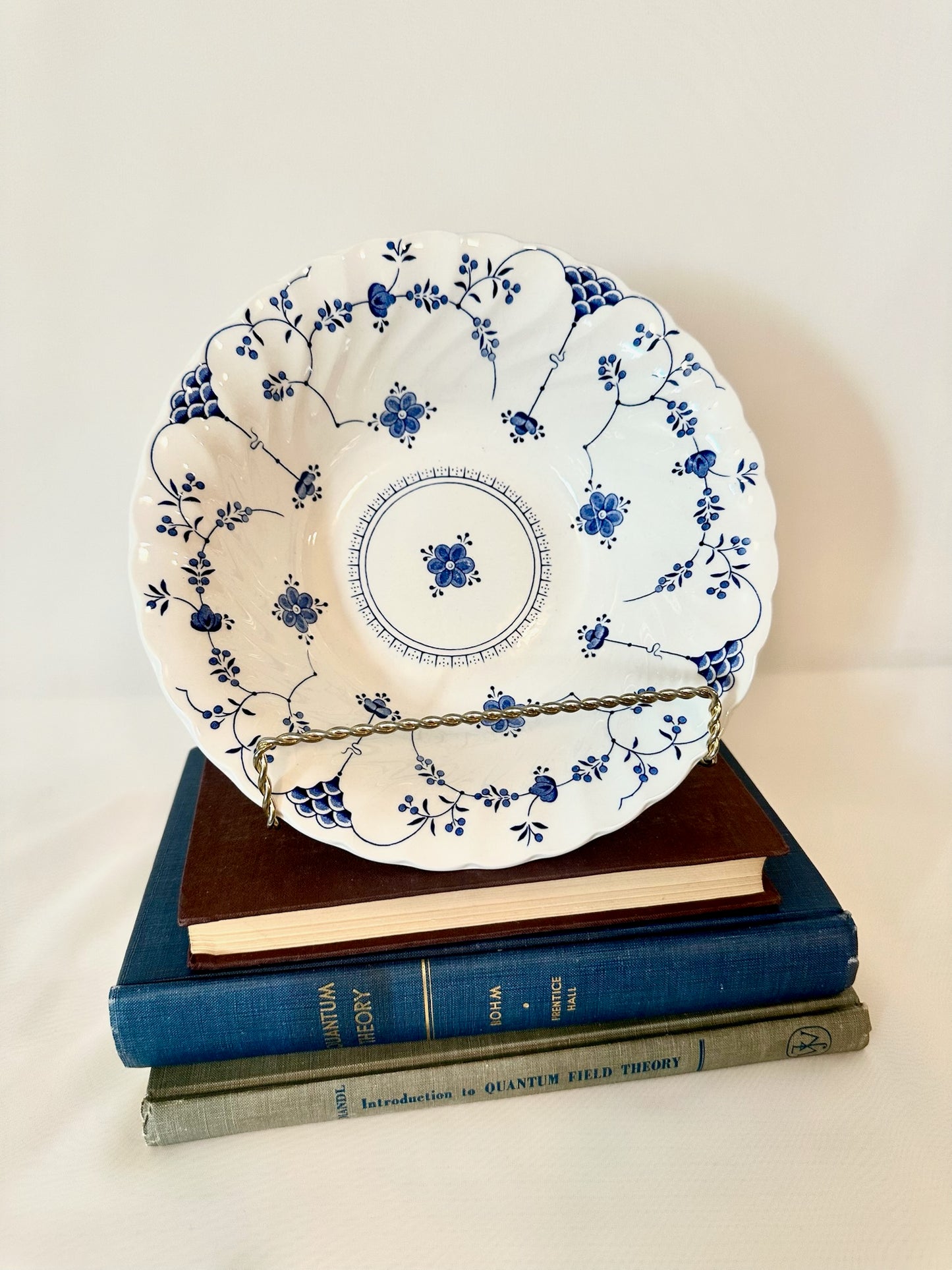 Myott Finlandia Genuine Hand Engraved Bowl