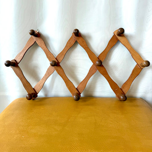 Wooden Accordion Wall Hanging Rack
