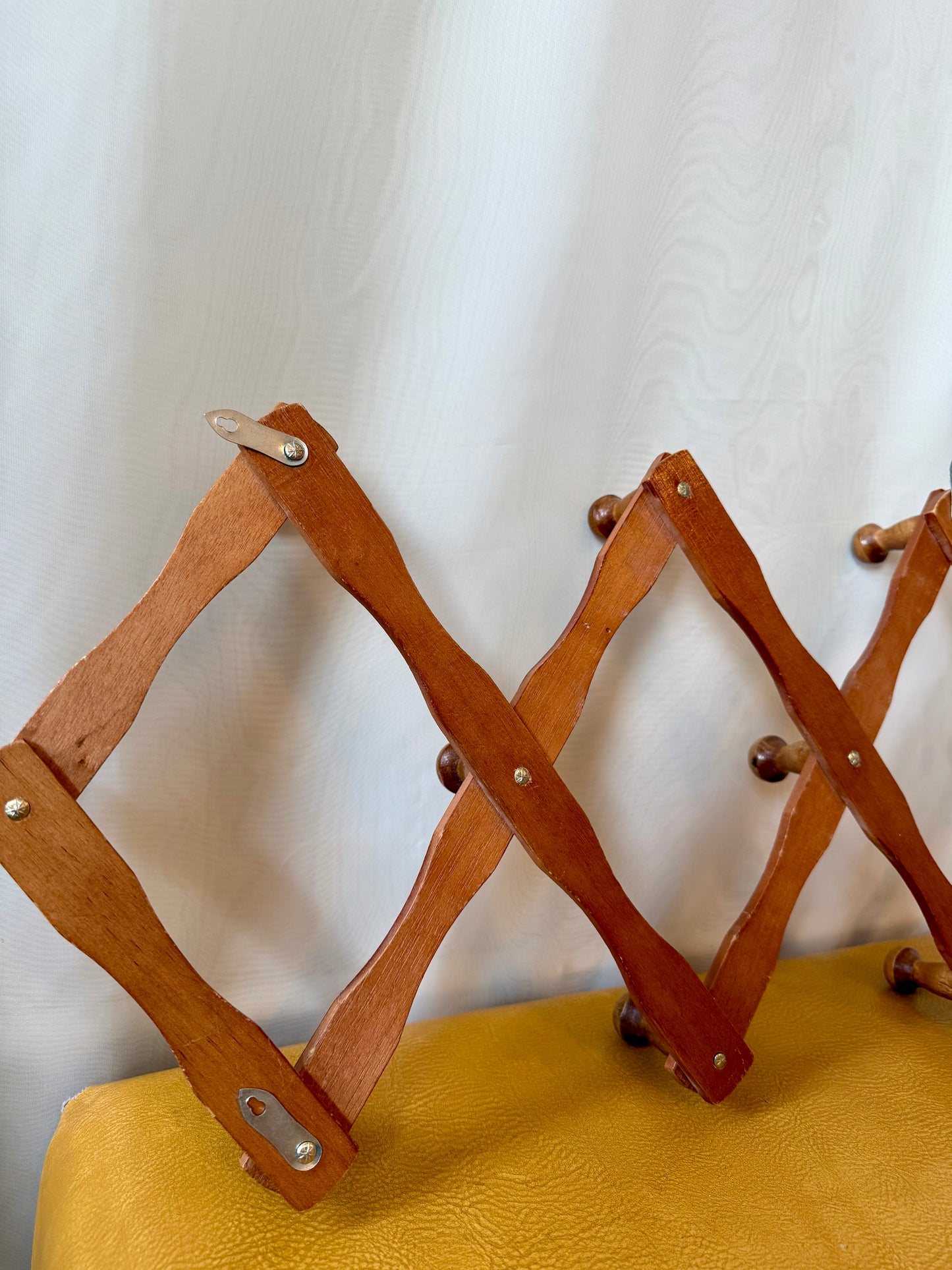 Wooden Accordion Wall Hanging Rack