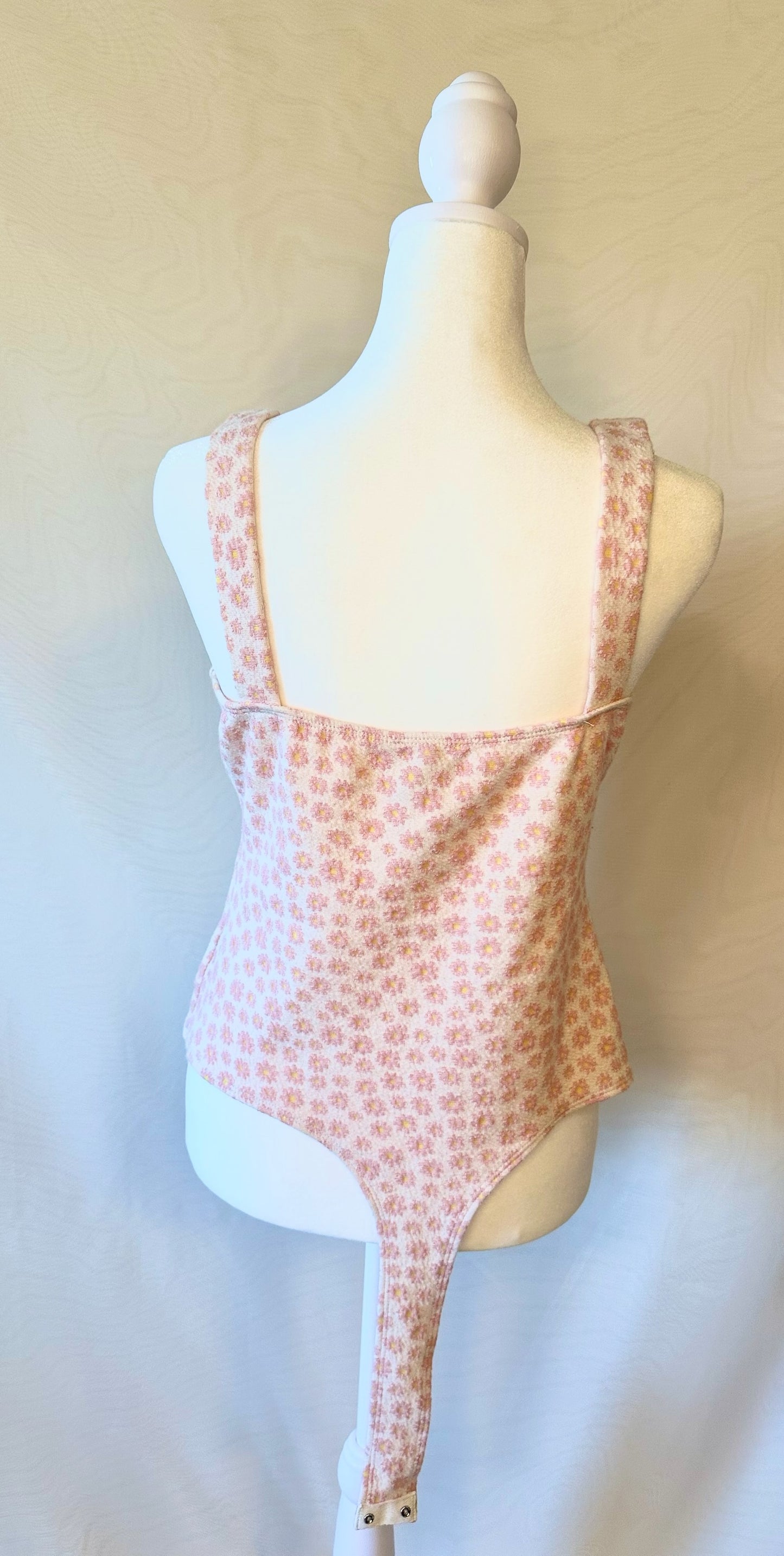 Pink Daisy Bodysuit | Size Medium