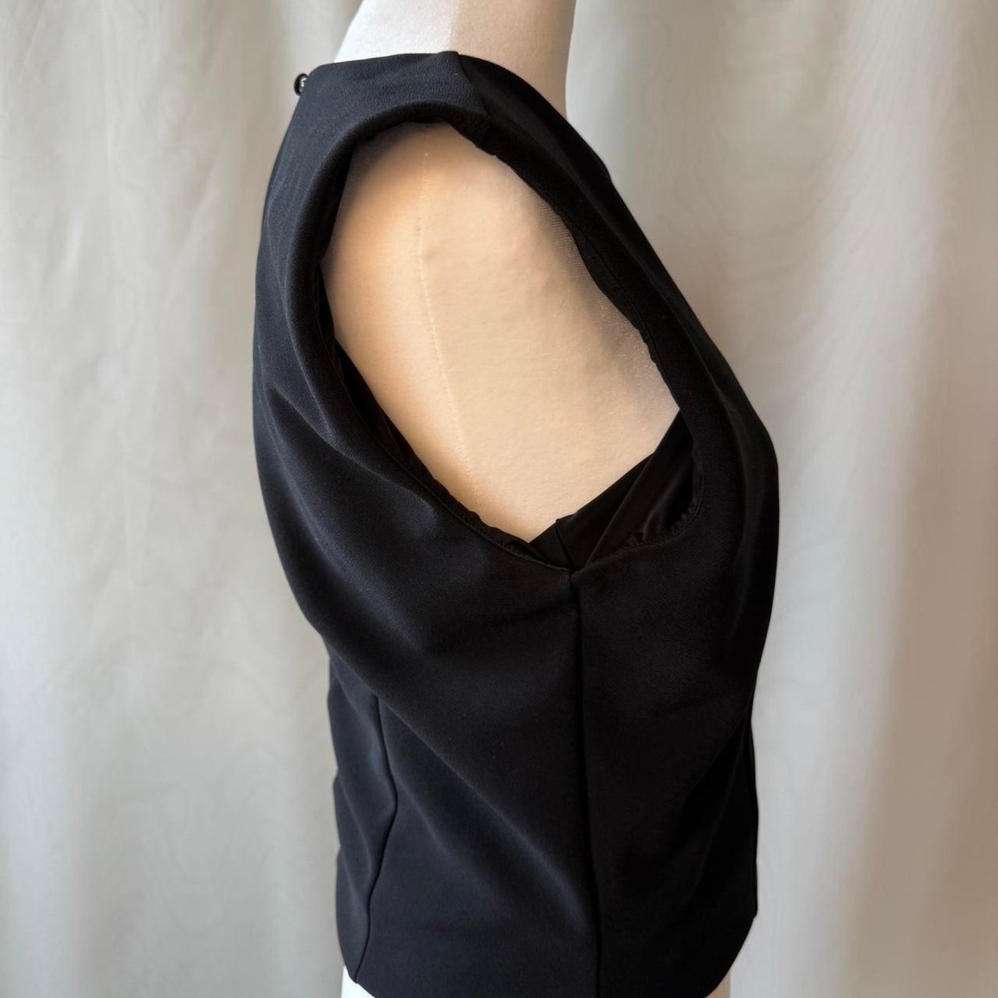 Abercrombie fitch black top