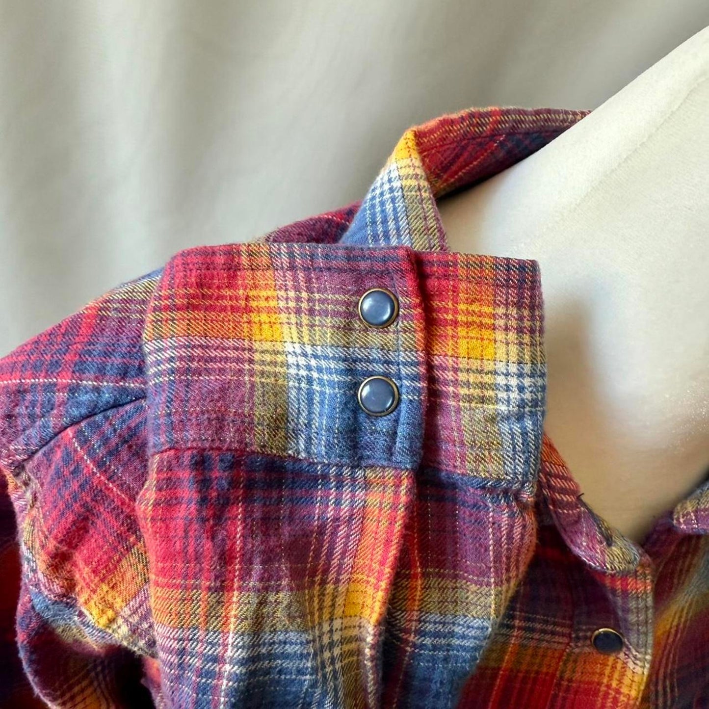Wrangler plaid button up shirt